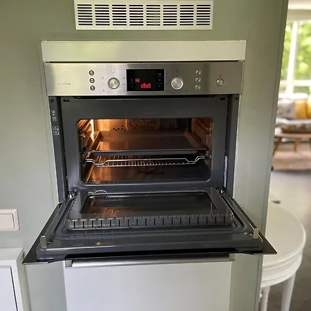 펜션 Dutch Delight - Big Private Garden, Near Lake