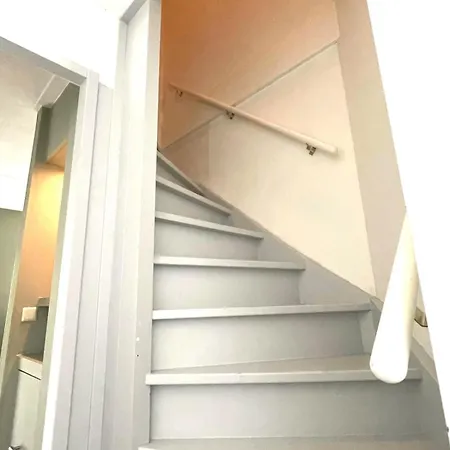 Dom wakacyjny Dutch Delight - Big Private Garden, Near Lake