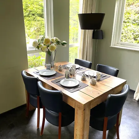 Dom wakacyjny Dutch Delight - Big Private Garden, Near Lake Ewijk