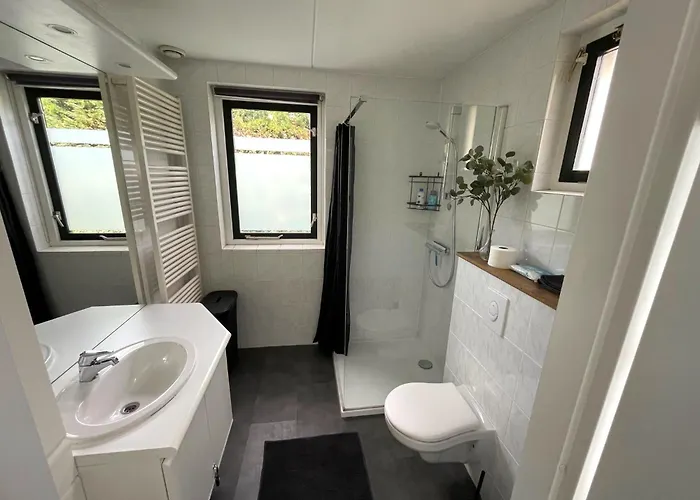 Dutch Delight - Big Private Garden, Near Lake