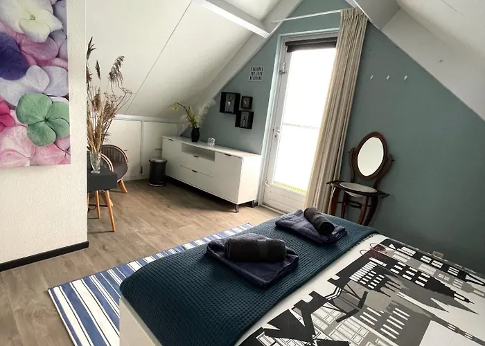 Dutch Delight - Big Private Garden, Near Lake