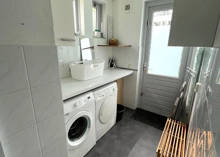 펜션 Dutch Delight - Big Private Garden, Near Lake