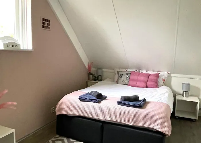 Dutch Delight - Big Private Garden, Near Lake