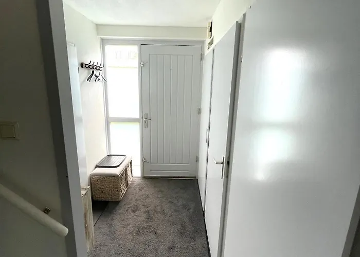 펜션 Dutch Delight - Big Private Garden, Near Lake