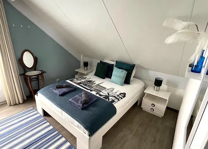 Dutch Delight - Big Private Garden, Near Lake Ewijk