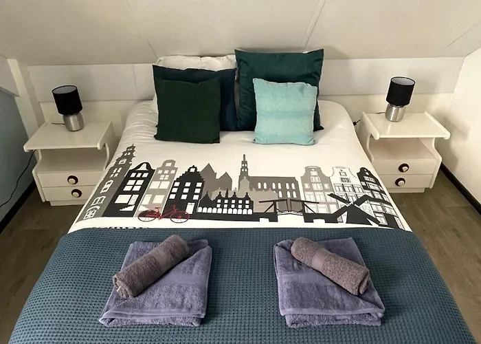 Дом отдыха Dutch Delight - Big Private Garden, Near Lake Ewijk