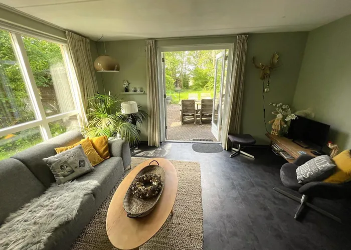 Дом отдыха Dutch Delight - Big Private Garden, Near Lake